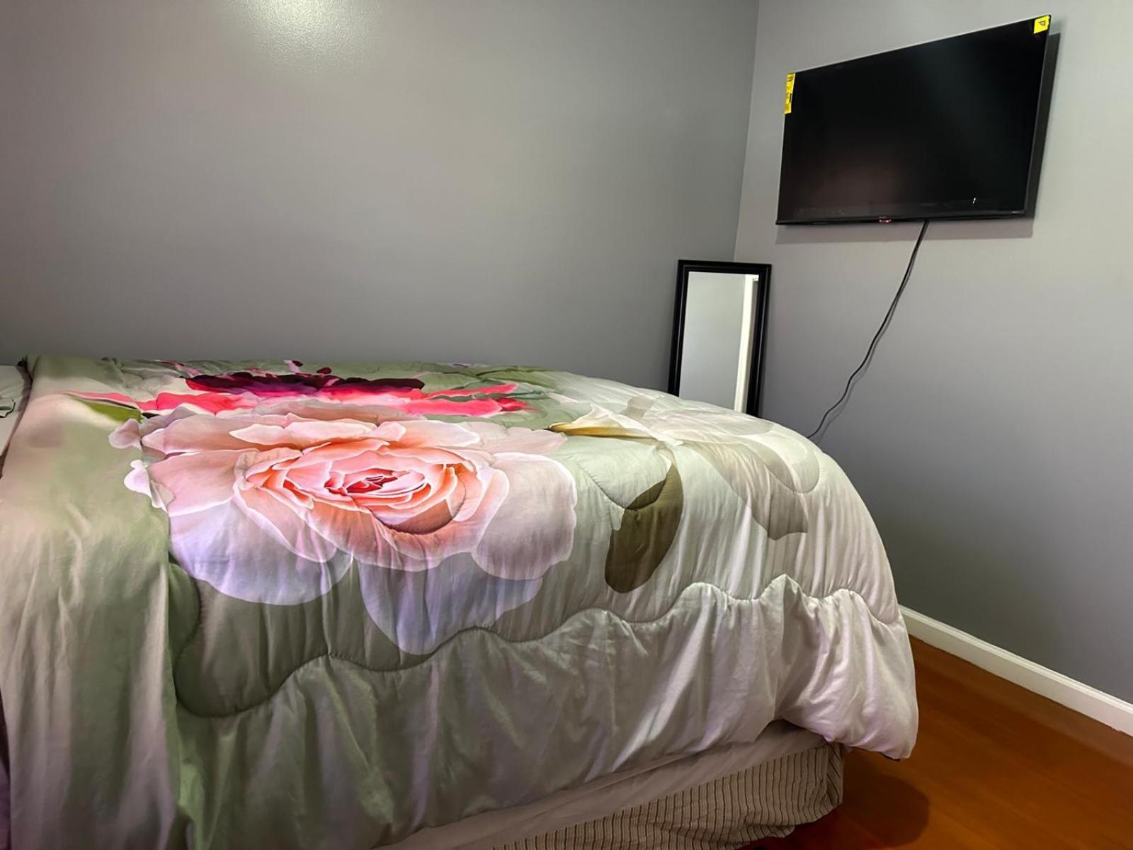 Divine Villa Guest House 65 Sherman 6Mins To Airport And 4Mins To Penn Station Newark Dış mekan fotoğraf