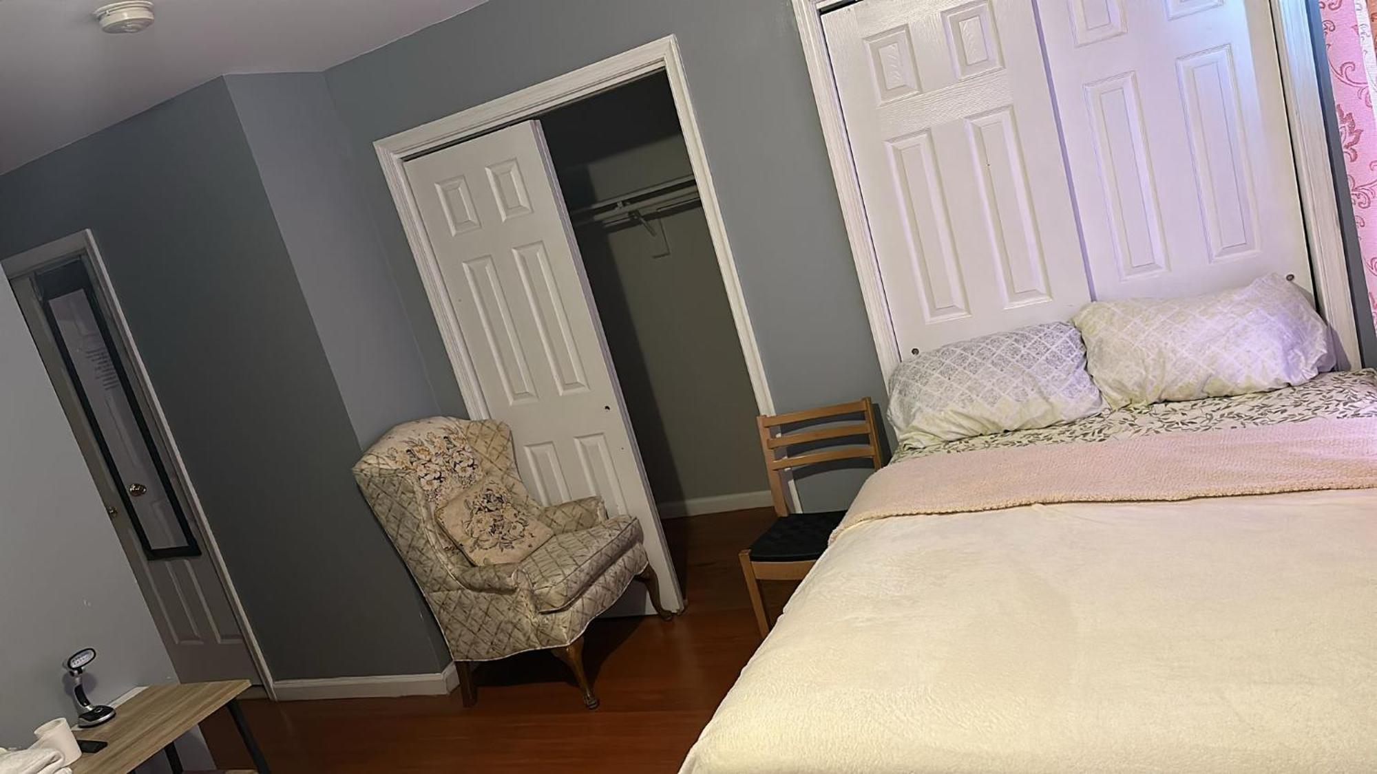 Divine Villa Guest House 65 Sherman 6Mins To Airport And 4Mins To Penn Station Newark Oda fotoğraf